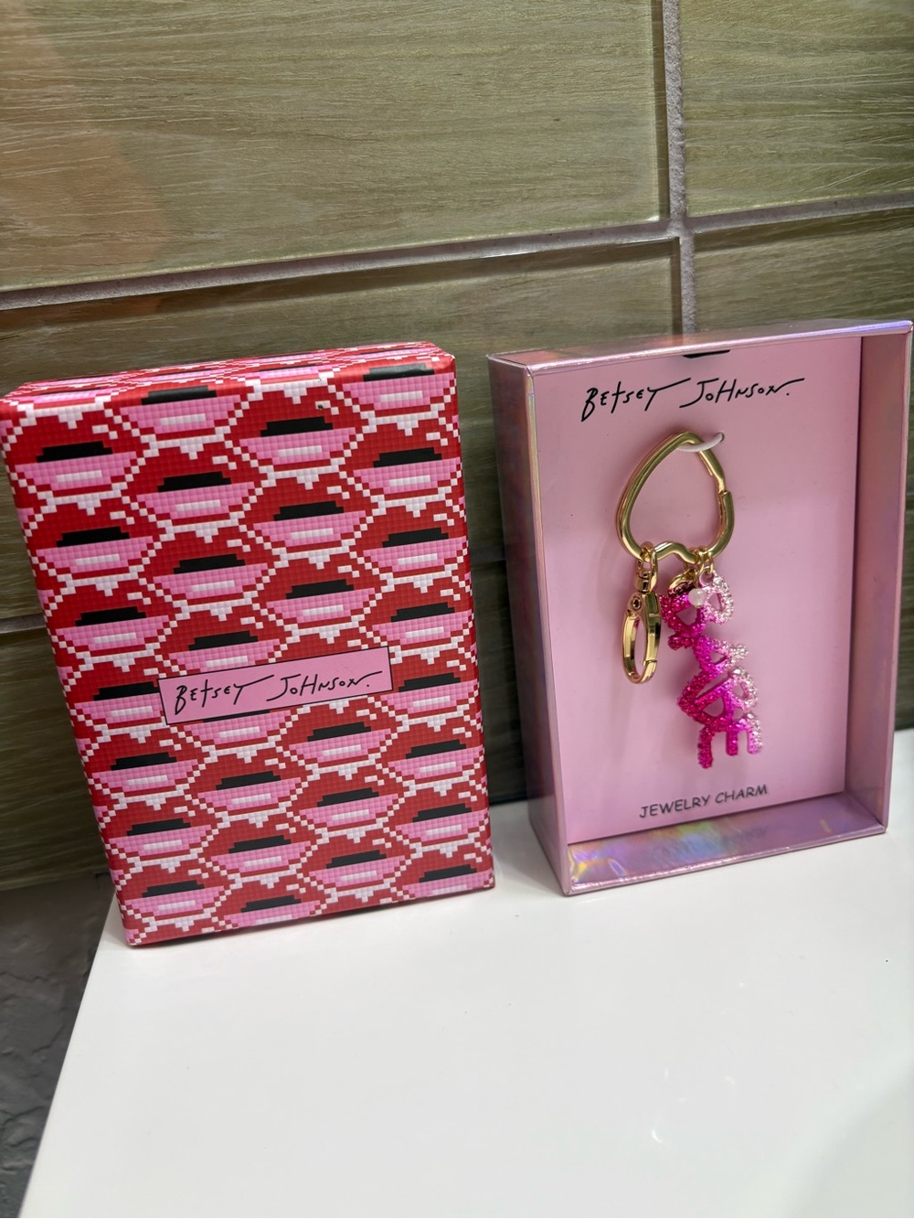 Betsey Johnson Pink Glitter Giraffe Keychain with Gold Hardware